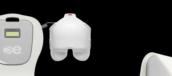 Using a low-level light therapy eye mask at home